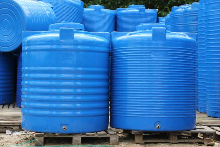 Резервуар пластик. Бак ПЭ 500 литров. Емкость Polimer Group f-1000 (2177x800x800) 1000л, прямоугольная, вертикальная, синяя. Емкость полиэтиленовая. Емкости для воды пластиковые.