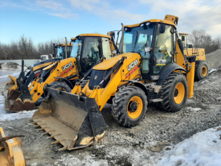 Погрузчики курск. New Holland b115b кабина. Трактор JCB 3cx. JCB 2сх. Экскаватор-погрузчик JCB 3cx.